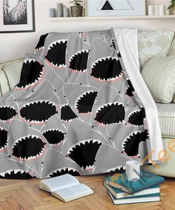 Shark Frenzy Art Sherpa Fleece Blanket Gifts for Family, for Couple