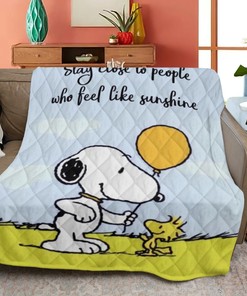 Snoopy Peanuts Quilt Blanket Bedding Gift For Fan, snoopy Peanuts Woodstock Stay Close To People Who Feel Like Sunshine Quilt Blanket Bedding