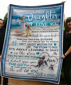 To My Daughter Walking On The Beach The Of You From Mom Fleece Blanket Quilt Blanket Bedding Set