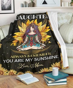To My Daughter You Are My Sunshine Mom Sherpa Fleece Blanket Gifts for Family, for Couple