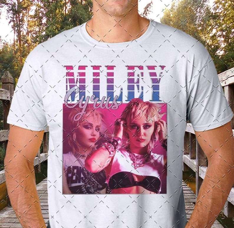 Vintage Miley Cyrus. Plastic Hearts T-Shirt