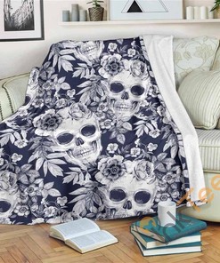 White Blue Skull Floral Pattern Sherpa Fleece Blanket Gifts for Family, for Couple
