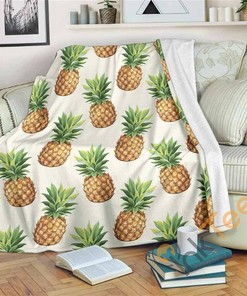 White Pineapple Pattern Sherpa Fleece Blanket Gifts for Family, for Couple