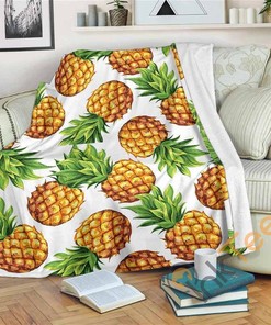 White Summer Pineapple Pattern Sherpa Fleece Blanket Gifts for Family, for Couple