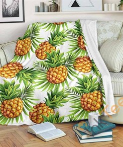 White Tropical Pineapple Pattern Sherpa Fleece Blanket Gifts for Family, for Couple