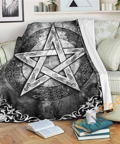 Wicca Pentacle Sherpa Fleece Blanket Gifts for Family, for Couple
