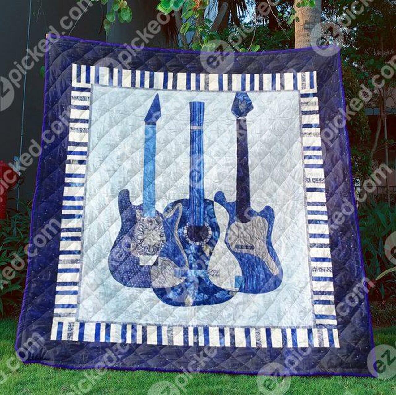 Blue Guitars Customizable Quilt Bedding Set for Bedroom Decor and Family Gifts