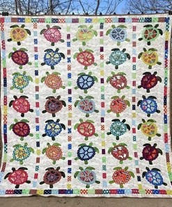 Colorful Turtles Quilt Blanket Set for Cozy Home Decor and Beach Picnics - Family Gifts