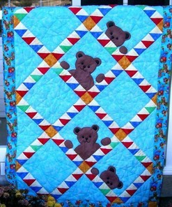 Cozy Up with a Personalized Bear Quilt Bedding Set - Ideal for Family Gifts and Bedroom Decor