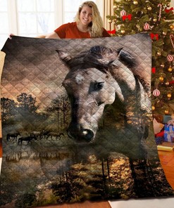 Create a Customized Horse Quilt Bedding Set for a Unique Bedroom Decor and Special Family Gifts