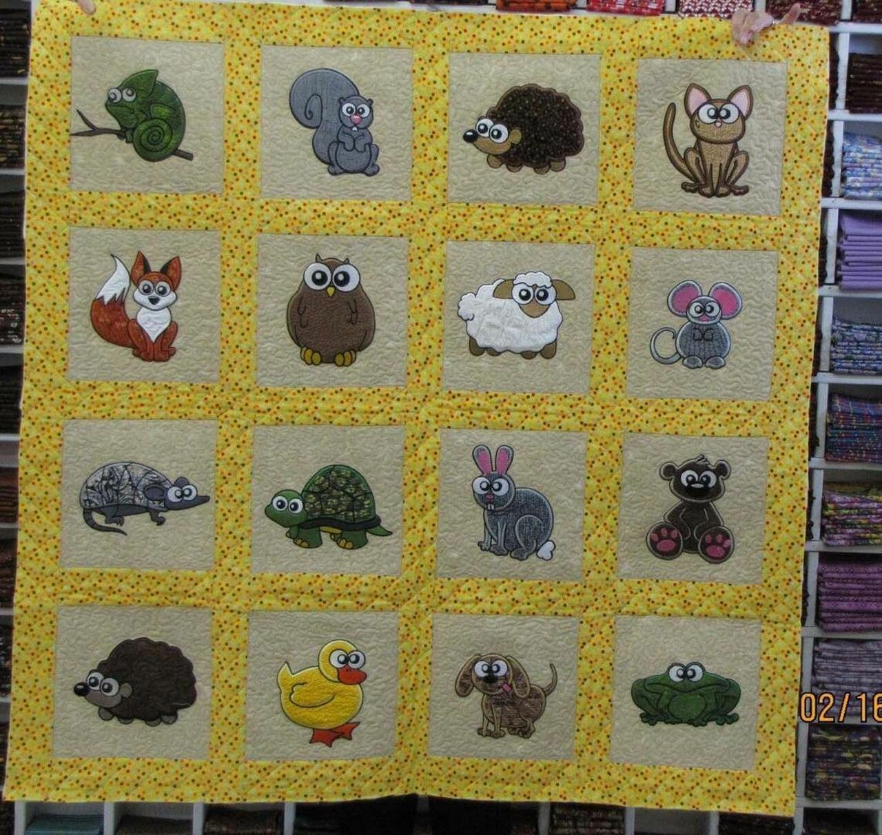 Custom Animal Quilt Bedding Set with Personalization Option, Ideal for Bedroom Decor and Family Gifts