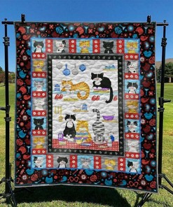 Custom Cat Quilt Bedding Set with Personalized Name for Cozy and Unique Bedroom Decor