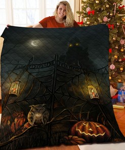 Custom Halloween Quilt and Pillowcase Set - Suitable for Home Decoration and Family Gifts