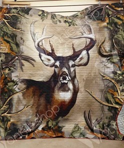 Customizable Hunting Quilt Bedding Set for Personalized Bedroom Decor, Gift for Family