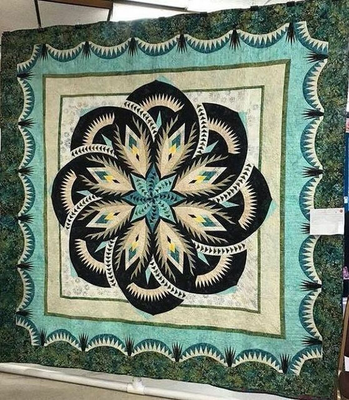 Customizable Vintage Rose Quilt Bedding Set - Ideal for Bedroom Decor and Family Gifts