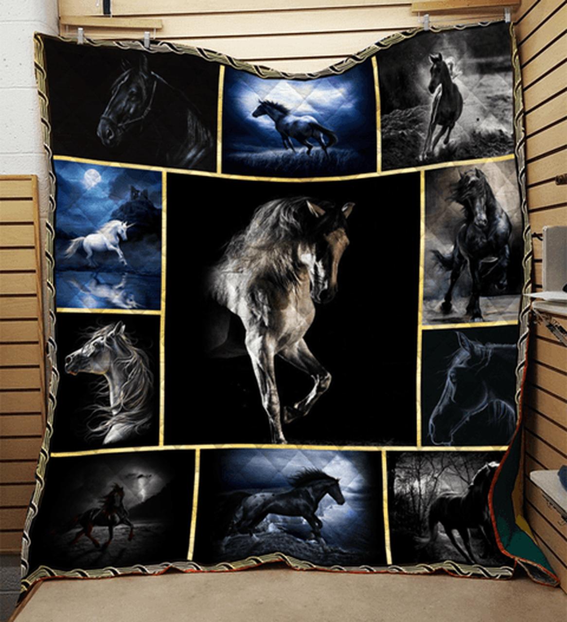 Design Your Own Horse Quilt Bedding Set for Cozy Bedroom Decor and Family Gift
