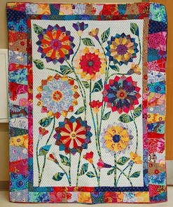 Dresden Garden Party Quilt Bedding Set - Great for Bedroom Decor and Family Gifts