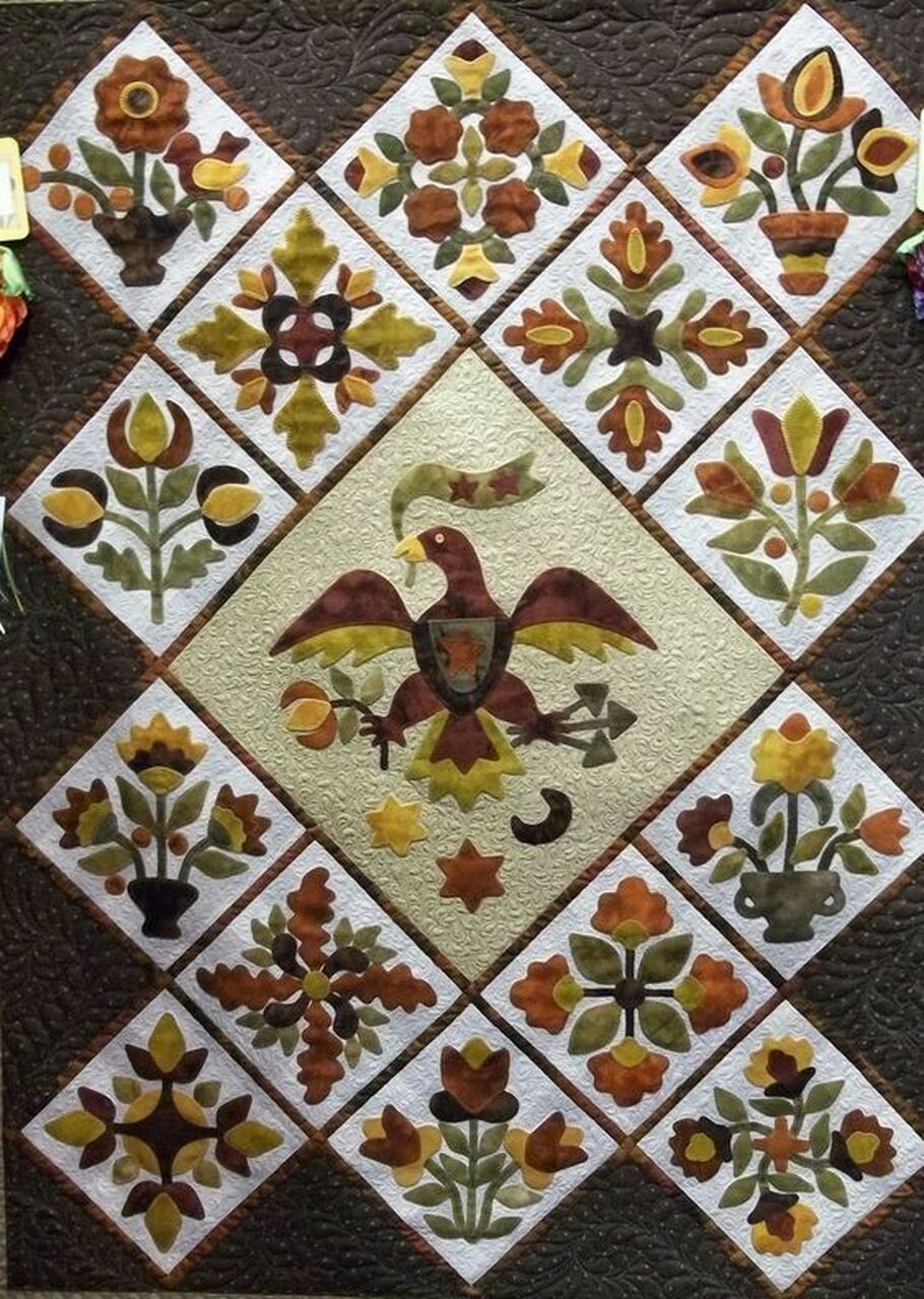 Eagle and Flower Pots Lovers Quilt Bedding Set - Great for Home Decor