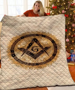 Emason Quilt Bedding Set: Customizable Blanket with 2 Pillowcases Included