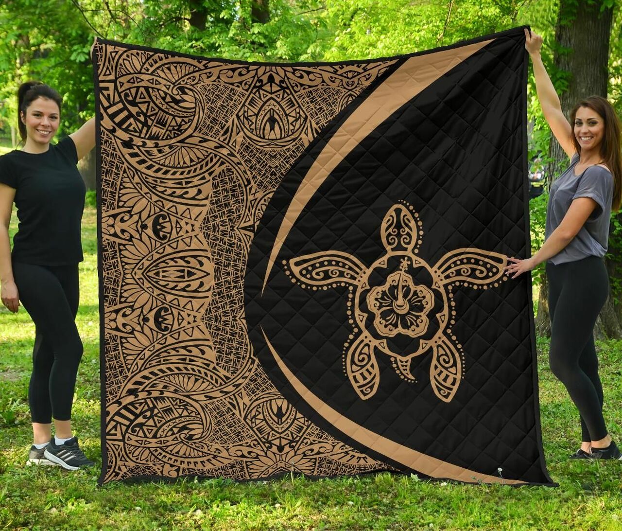 Hawaii Tapestry Turtle Hibiscus Lauhala Black White Circle main image 0