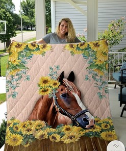 Horse Christmas Quilt Bedding Set for a Cozy Home and Family Gift
