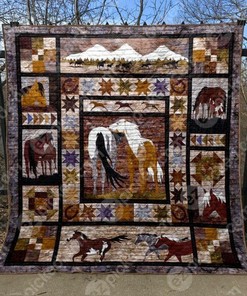 Horsin' Around with Quilt Bedding Set Blanket, Perfect for Bedroom Decor and Family Gifts