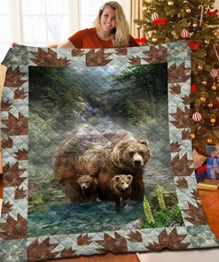 Make Your Bedding Stand Out with a Personalized Bear Quilt Bedding Set - Ideal for Family Gifts and Decor