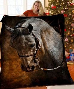 Make Your Bedroom Decor Stand Out with a Personalized Horse Quilt Bedding Set, Perfect for Family Gifts
