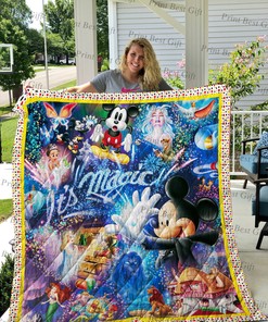 Mickey And Friends Poster Personalized Quilt Bedding Set for Home Decoration and Gifts for Family