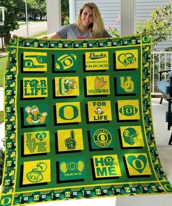 Perfect Oregon Ducks Quilt Bedding Set - Great for Bedroom Decor and Family Gifts