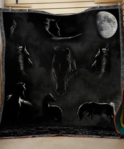 Personalized Black Horse Quilt Blanket Bed Set - Great for Bedroom Decor and Family Gifts
