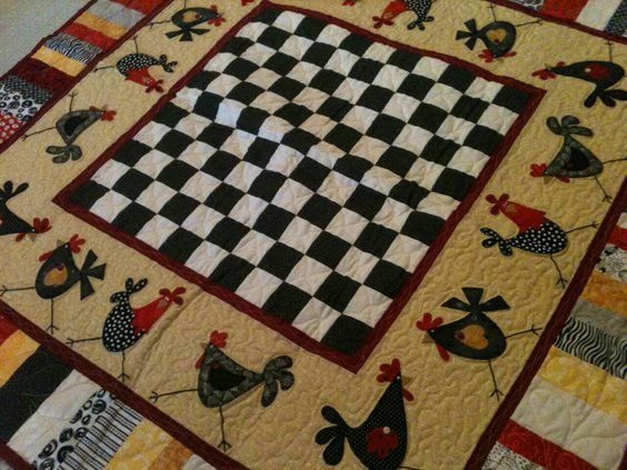 Personalized Chicken Quilt Bedding Set for Cozy Bedroom Decor and Gifts