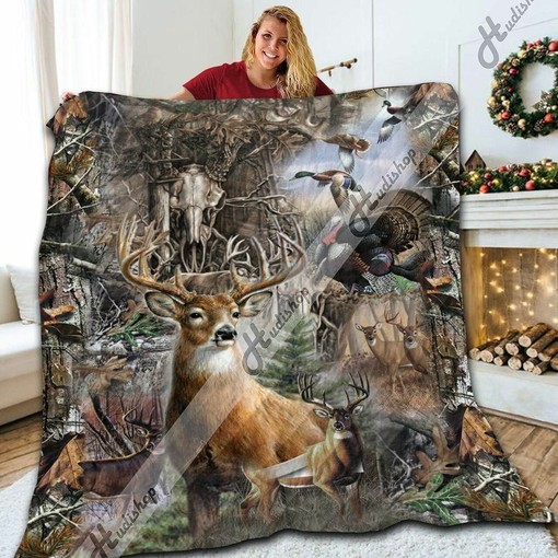 Personalized Deer Hunting Quilt Blanket Bedding Set - Great for Bedroom Decor and Family Gifts