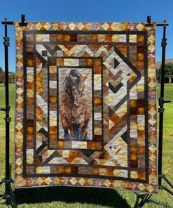 Personalized Horse Quilt Bedding Set Blanket for Bedroom Decor and Family Gifts