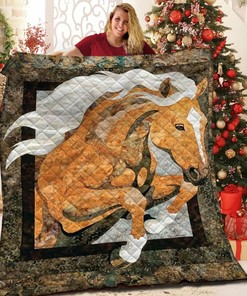 Personalized Horse Quilt Bedding Set for Bedroom and Home Decoration, Perfect Gifts for Family