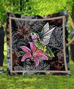Personalized Hummingbird Blanket Quilt Bedding Set Great for Bedroom Decor and Family Gifts