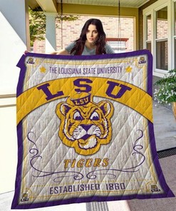 Personalized Ncaa Lsu Tigers Quilt Blanket Bedding Set - Perfect for Bedroom Decor and Family Gifts