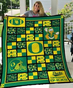 Personalized Oregon Ducks Quilt Blanket Gifts for Fans