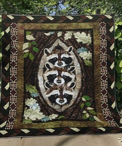 Personalized Raccoon Quilt Bedding Set Blanket - Great for Bedroom Decor and Family Gifts