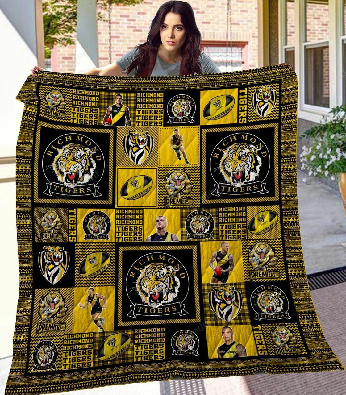 Personalized Richmond Tigers Quilt Bed Set Blanket - Gifts for Fans and Bedroom Decor