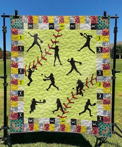 Personalized Softball Quilt Blanket Bedding Set for Home Decor and Picnics - Perfect Family Gift