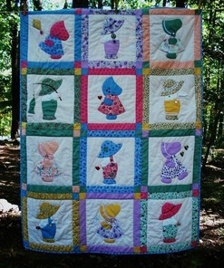 Personalized Sunbonnet Sue Quilt Bedding Set, Great for Bedroom Decor and Family Gifts