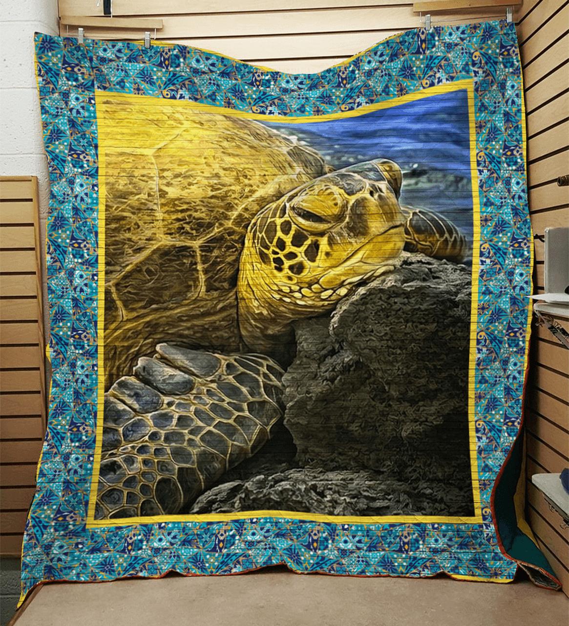Quilt Blanket Bedding Set with Turtle Act Pattern - Suitable for Home Decoration