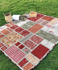 Rose Garden Blanket Quilt Bedding Set - Personalized Bedroom Decor for Home Decoration and Gifts for Family