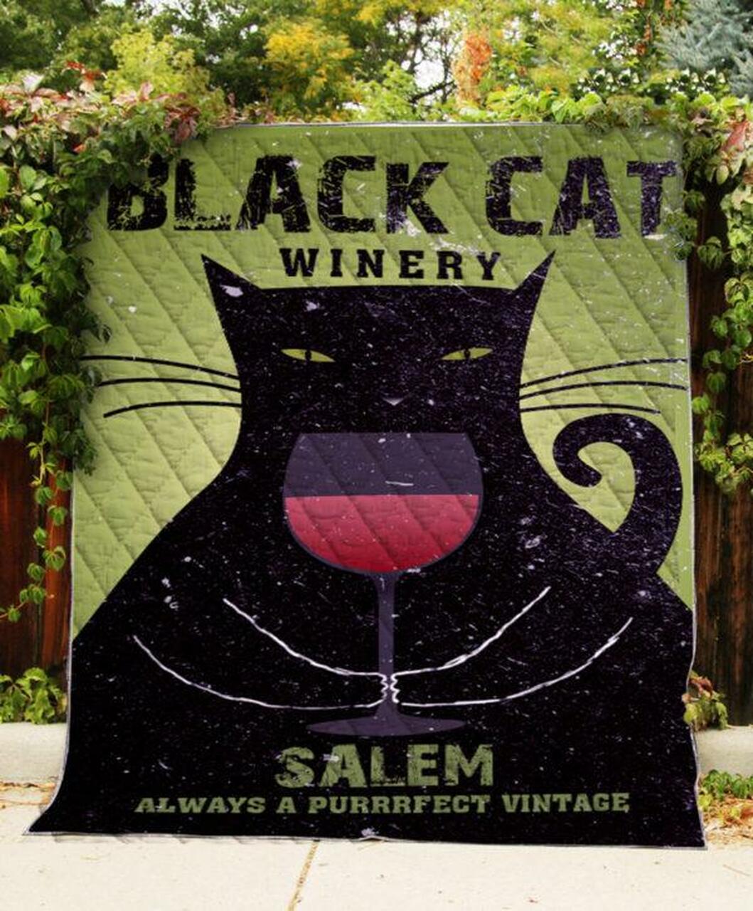Vintage Black Cat Quilt Bedding Set Blanket - Perfect for Bedroom Decor and Family Gifts