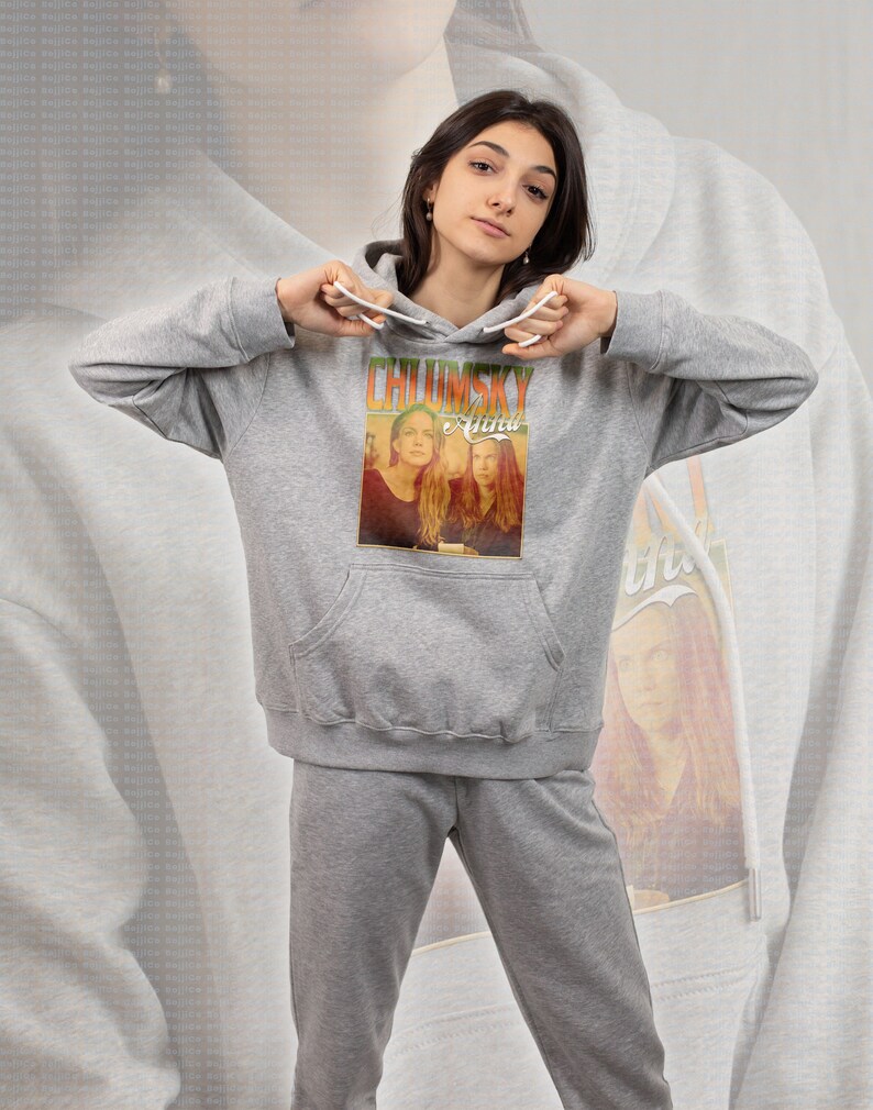 Beautiful Anna Chlumsky Actress Sweatshirt - Retro 90s Homage Sweater for Fans of the Star - Image 4