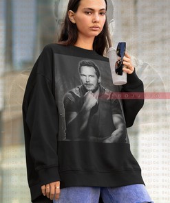 Chris Pratt Merch Gift - Retro Vintage Sweater for Fans of the Iconic Actor