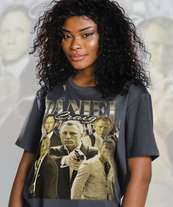 Daniel Craig English Actor Tee, Casino Film Homage Shirt for Fans Gift