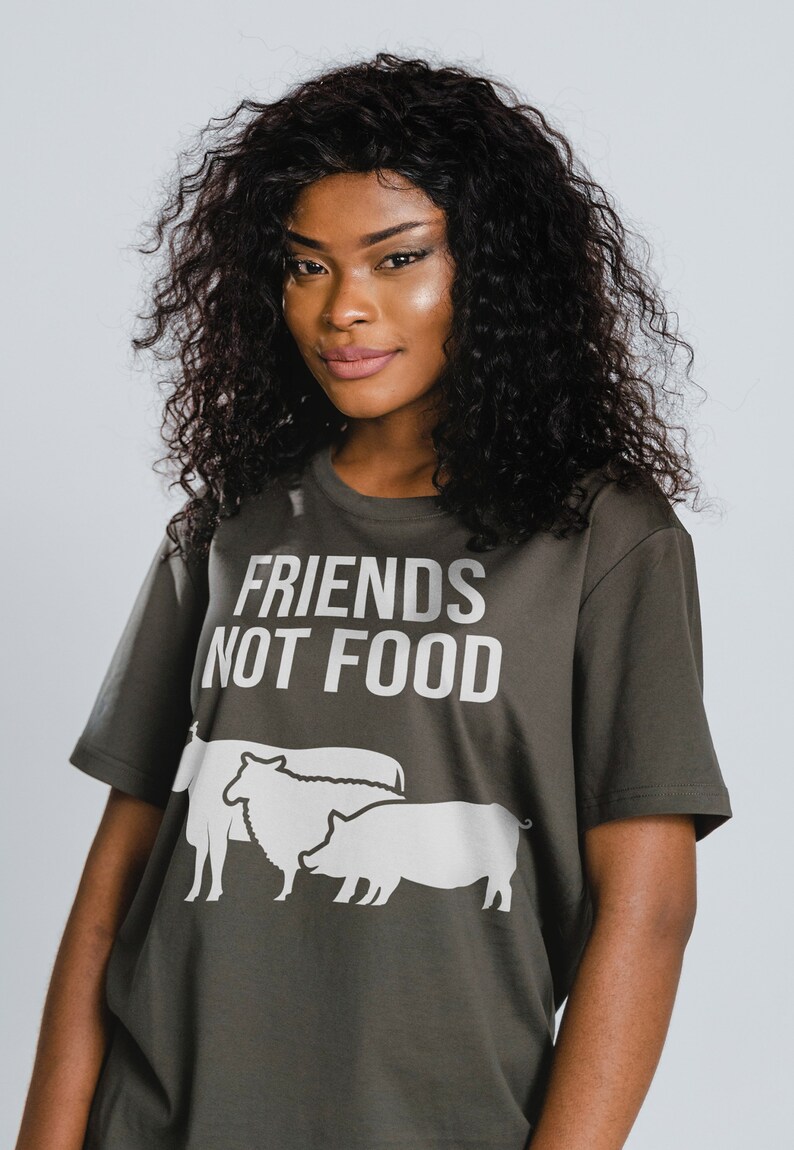 Friends Not Food Vegan T-Shirt - Gift for Animal Lovers and Vegans