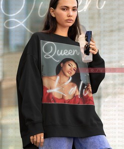 Kali Uchis Fan Sweatshirt - Vintage Tee for Isolation and Telepatia Fans